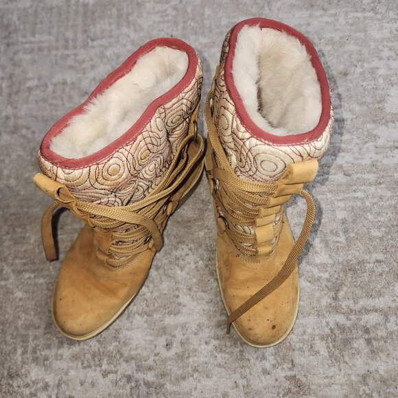 Timberland Shearling Half Calf Boots - Picture 2 of 5